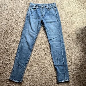 Hi-rise girlfriend jeans